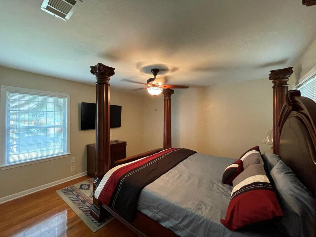 Quiet, Spacious, Historical District Near Hou Hobby Airport *