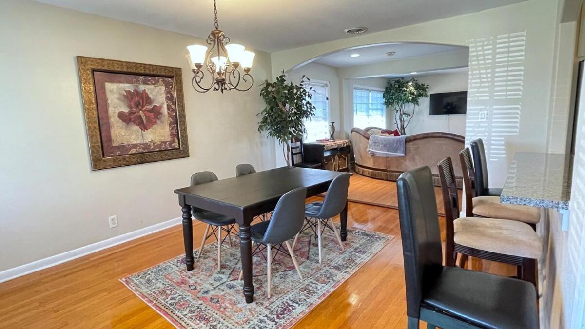 Quiet, Spacious, Historical District Near Hou Hobby Airport *